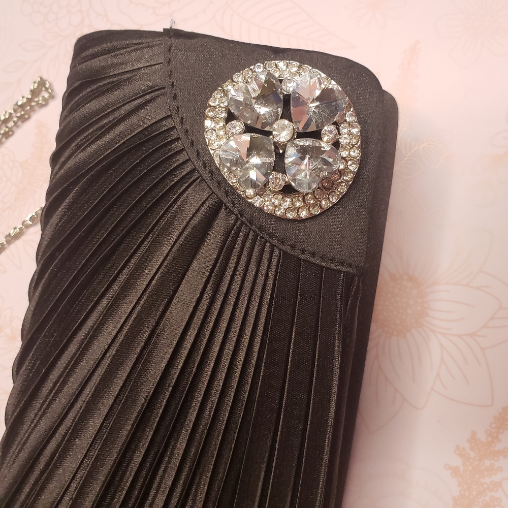 Black satin feeling handbag with gem flower design - Picture 4 of 12